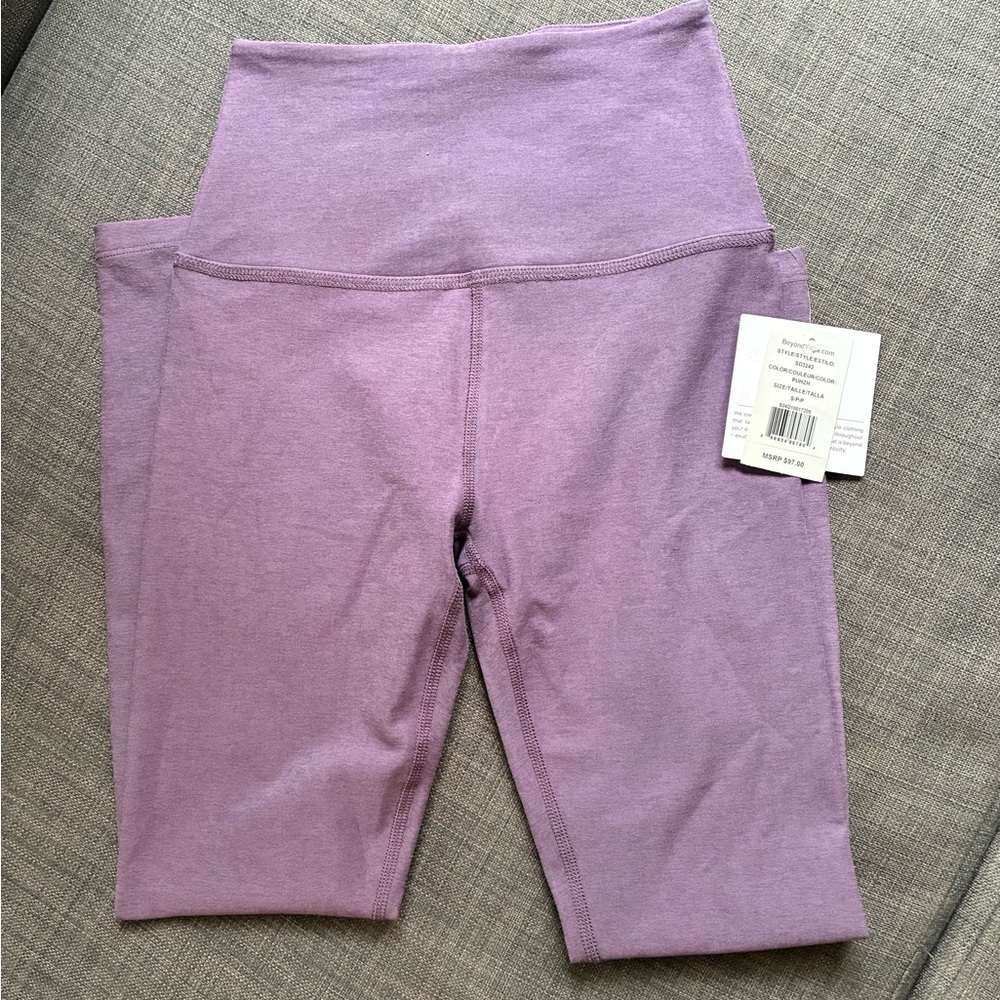 Beyond yoga pants. Purple size S